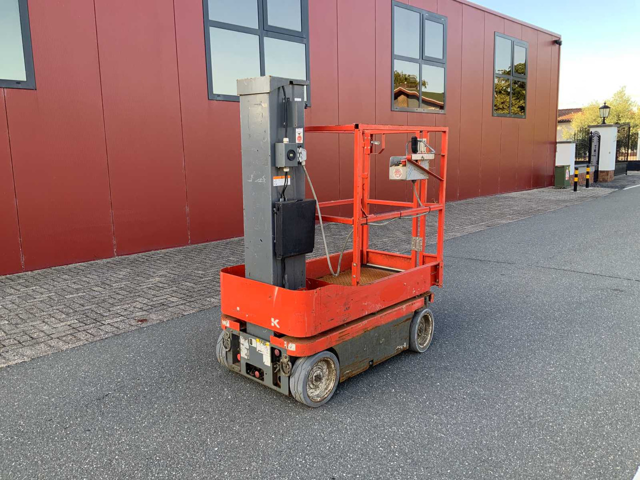 2019 SKYJACK SJ12 AERIAL PLATFORM - Aerial platform: picture 2 2019 SKYJACK SJ12 AERIAL PLATFORM - Aerial platform: picture 2