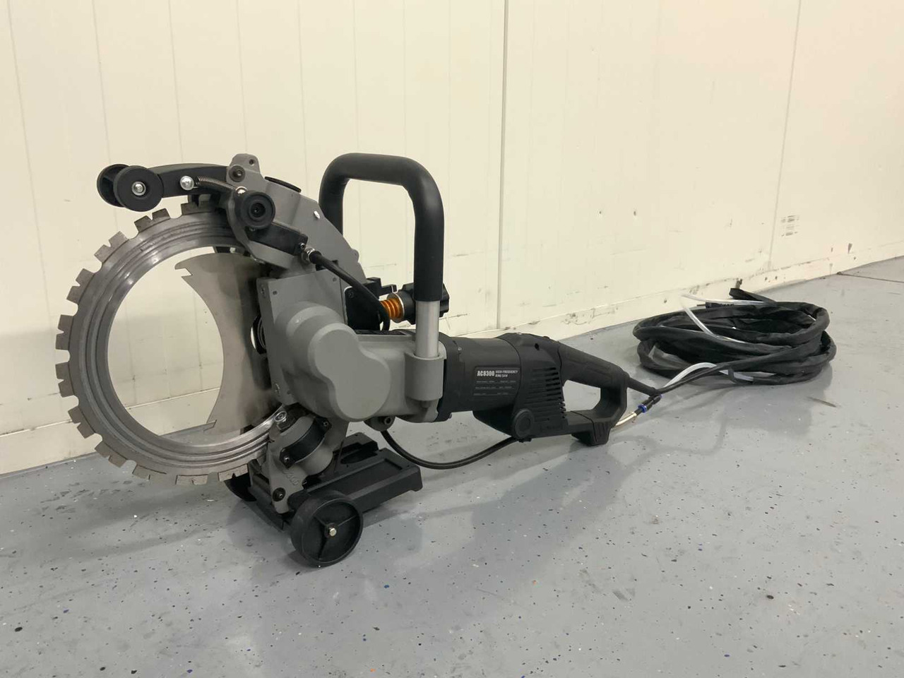 AC8300 - Concrete equipment: picture 1 AC8300 - Concrete equipment: picture 1