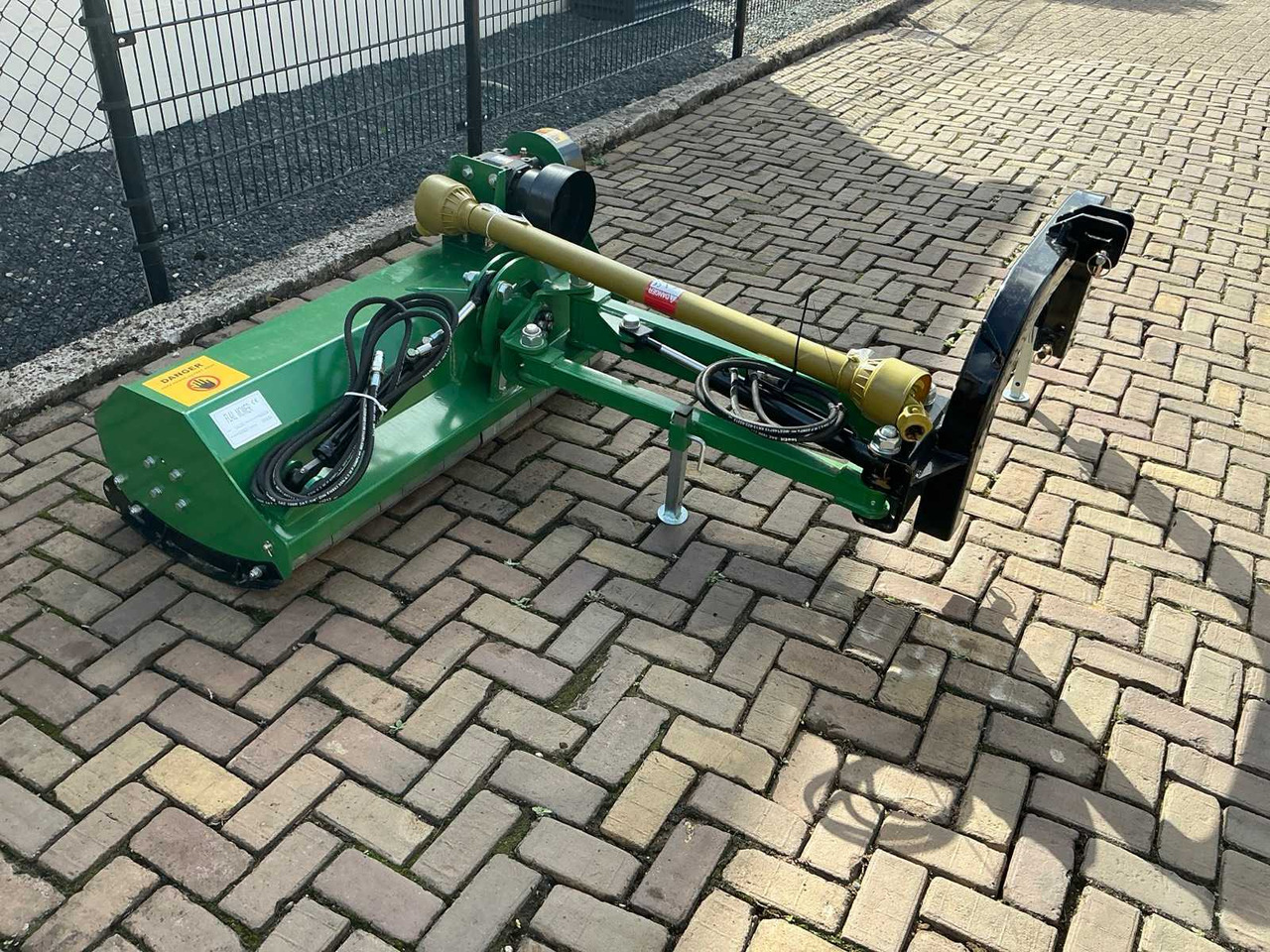 AGL125 - Flail mower: picture 3 AGL125 - Flail mower: picture 3