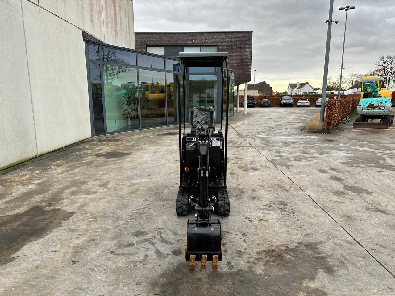 AGT QS12K - Mini excavator: picture 2 AGT QS12K - Mini excavator: picture 2