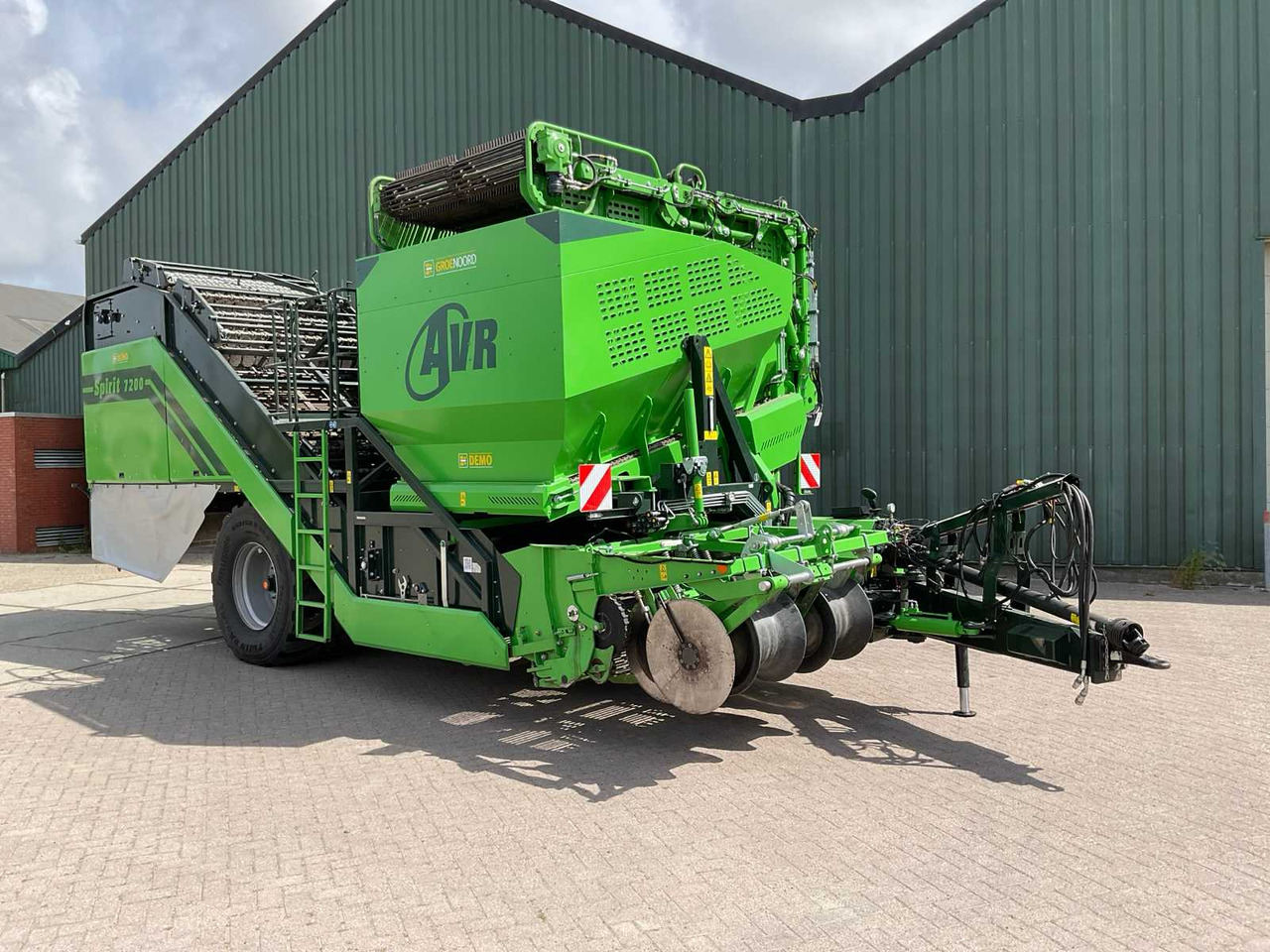 AVR Spirit 7200 - Potato harvester: picture 1 AVR Spirit 7200 - Potato harvester: picture 1