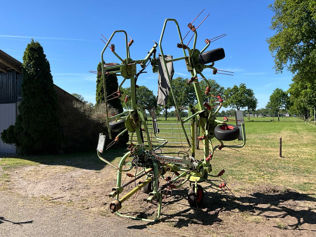 Claas Volto 670H - Agricultural machinery: picture 1 Claas Volto 670H - Agricultural machinery: picture 1