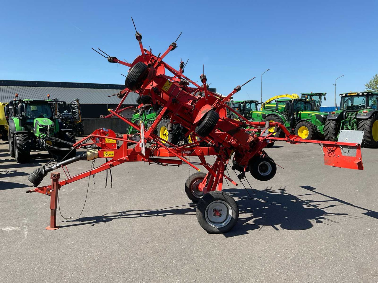 Kuhn GF8702T - Agricultural machinery: picture 2 Kuhn GF8702T - Agricultural machinery: picture 2