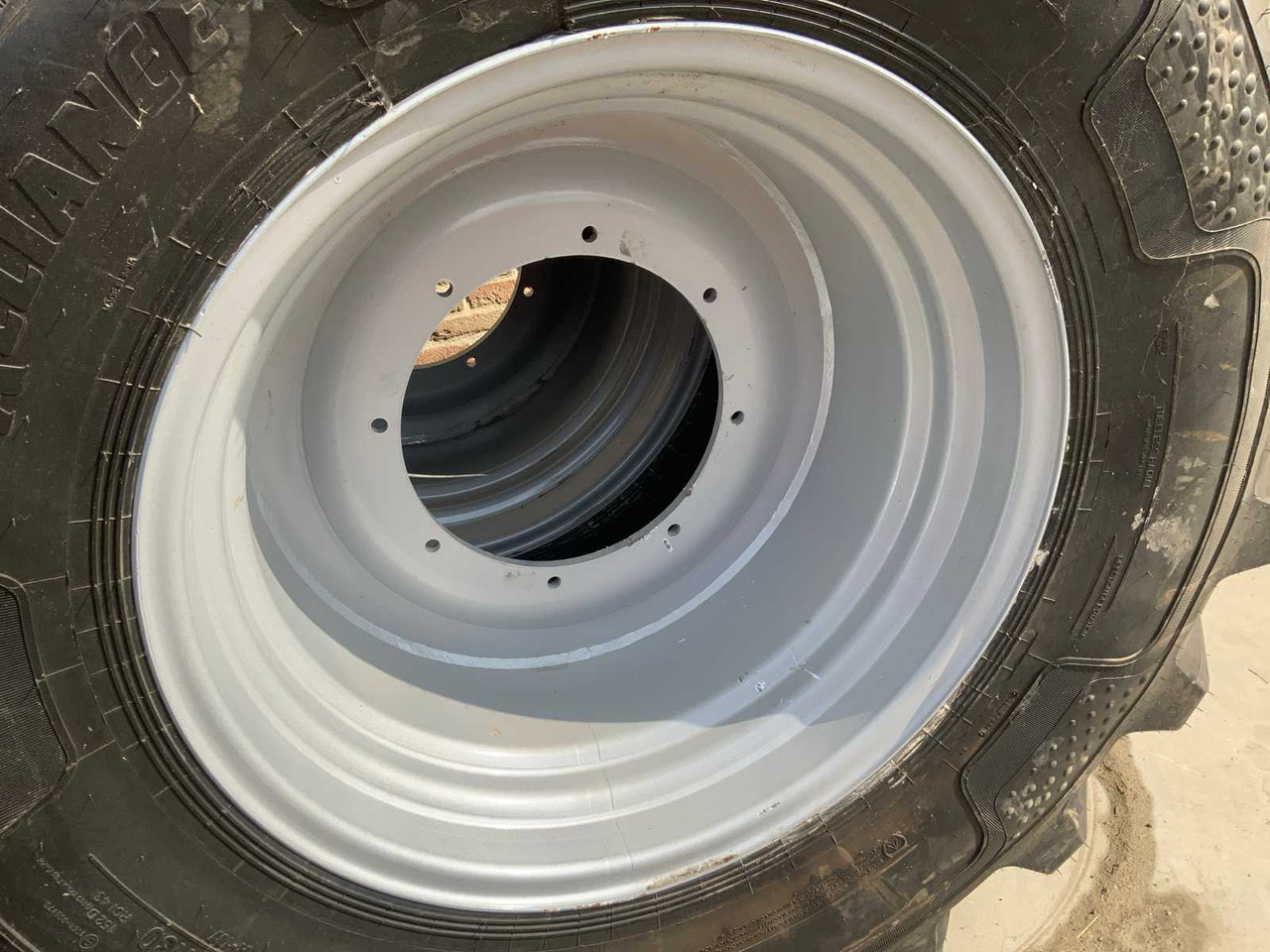 Alliance Agri Star 2 - Wheels and tires for Farm tractor: picture 4 Alliance Agri Star 2 - Wheels and tires for Farm tractor: picture 4