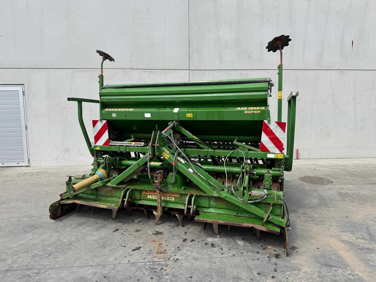 Amazone AD303 + KG303 - Precision sowing machine: picture 2 Amazone AD303 + KG303 - Precision sowing machine: picture 2