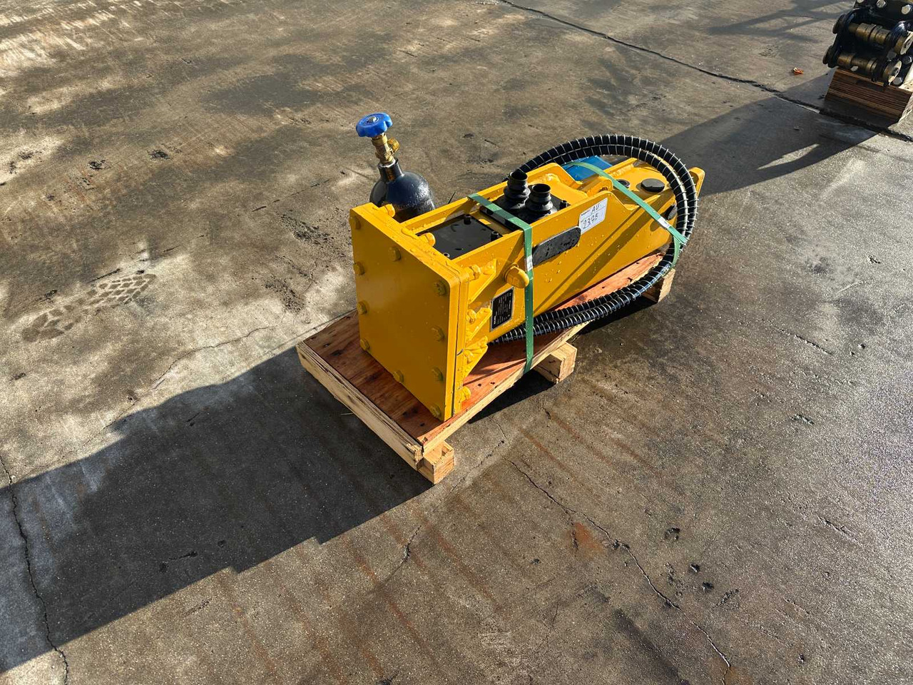 Solmek HM-150 - Attachment for Construction machinery: picture 2 Solmek HM-150 - Attachment for Construction machinery: picture 2