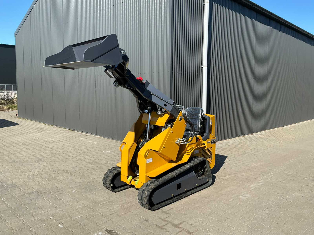 Bison Tek BT360 - Skid steer loader: picture 3 Bison Tek BT360 - Skid steer loader: picture 3