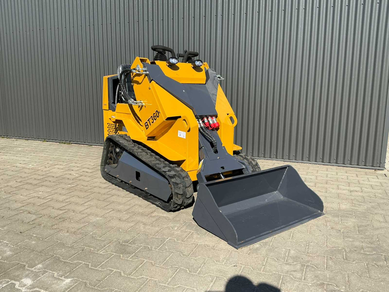 Bison Tek BT360 - Skid steer loader: picture 3 Bison Tek BT360 - Skid steer loader: picture 3
