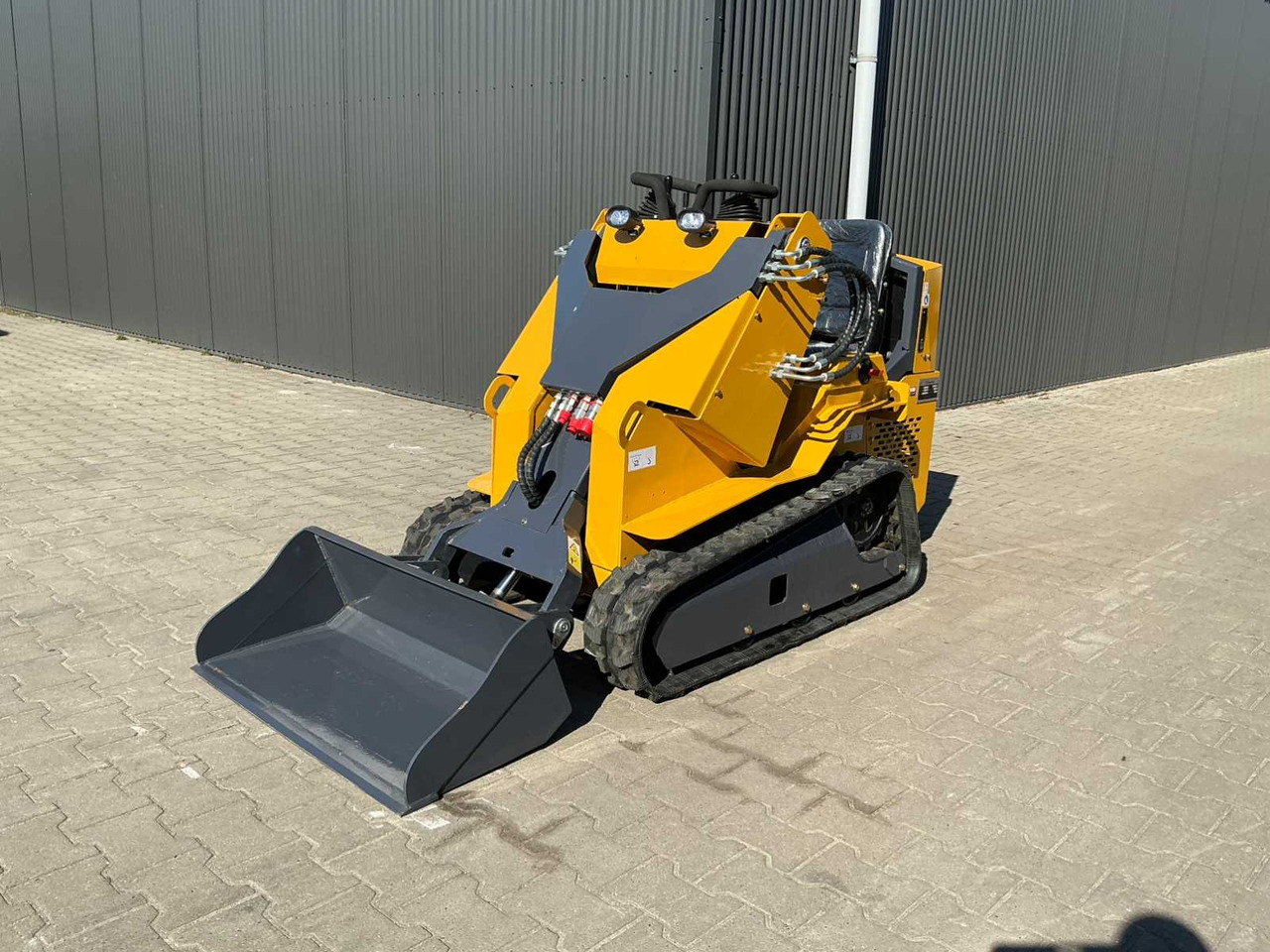 Bison Tek BT360 - Skid steer loader: picture 1 Bison Tek BT360 - Skid steer loader: picture 1