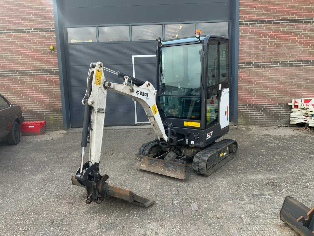 Bobcat E17 - Mini excavator: picture 1 Bobcat E17 - Mini excavator: picture 1