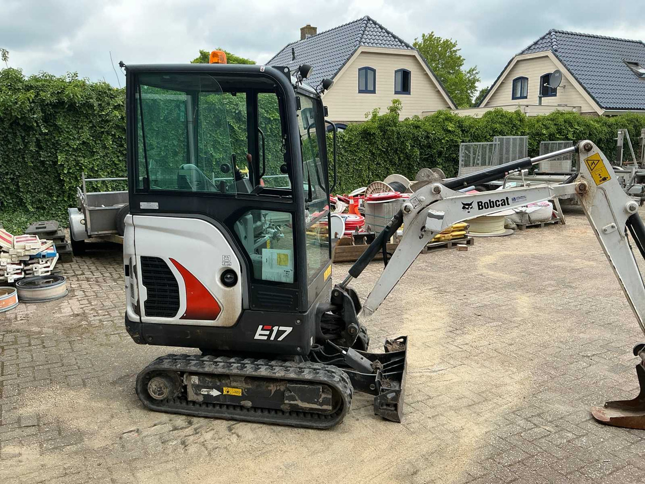 Bobcat E17 - Mini excavator: picture 3 Bobcat E17 - Mini excavator: picture 3