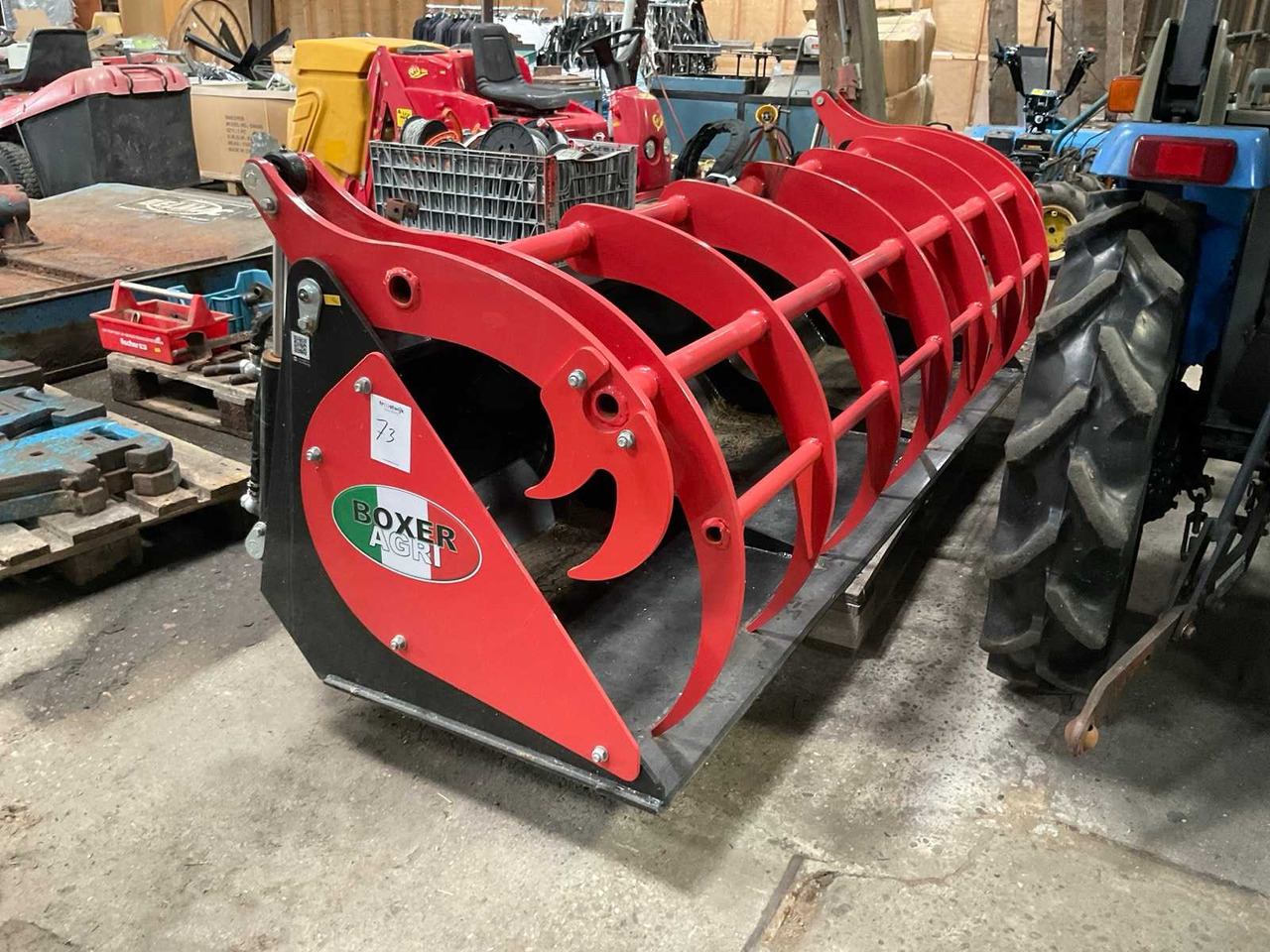 Boxer PB 240E - Front loader for tractor: picture 1 Boxer PB 240E - Front loader for tractor: picture 1