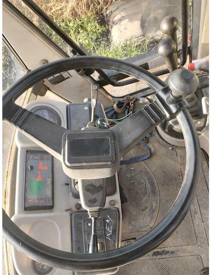 CASE 221B - Backhoe loader: picture 5 CASE 221B - Backhoe loader: picture 5