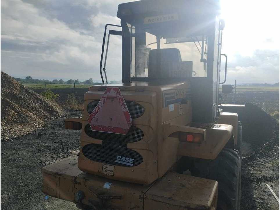 CASE 221B - Backhoe loader: picture 4 CASE 221B - Backhoe loader: picture 4