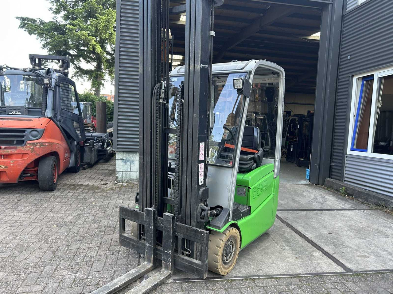CESAB - 2017 - B315 - FORKLIFT TRIPLEX - FREE-LIFT - SIDE-SHIFT - Forklift: picture 1 CESAB - 2017 - B315 - FORKLIFT TRIPLEX - FREE-LIFT - SIDE-SHIFT - Forklift: picture 1