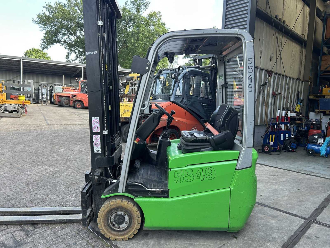 CESAB - 2017 - B315 - FORKLIFT TRIPLEX - FREE-LIFT - SIDE-SHIFT - Forklift: picture 3 CESAB - 2017 - B315 - FORKLIFT TRIPLEX - FREE-LIFT - SIDE-SHIFT - Forklift: picture 3