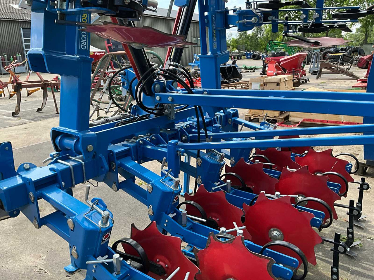 Carre Econet 12 rijer - Soil tillage equipment: picture 5 Carre Econet 12 rijer - Soil tillage equipment: picture 5