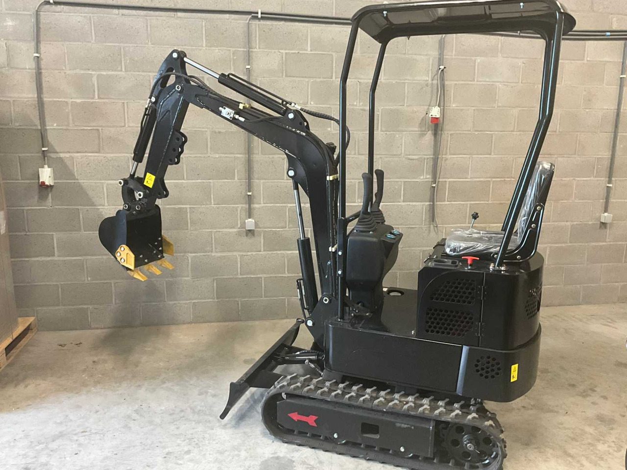 Cartiwell CW-10 - Mini excavator: picture 1 Cartiwell CW-10 - Mini excavator: picture 1