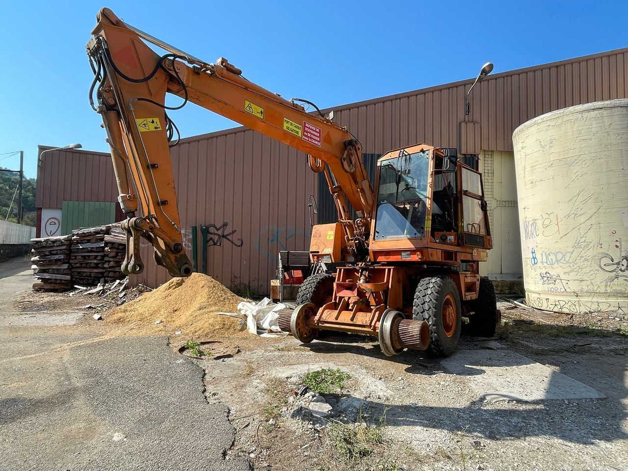 Case 688P - Wheel excavator: picture 1 Case 688P - Wheel excavator: picture 1