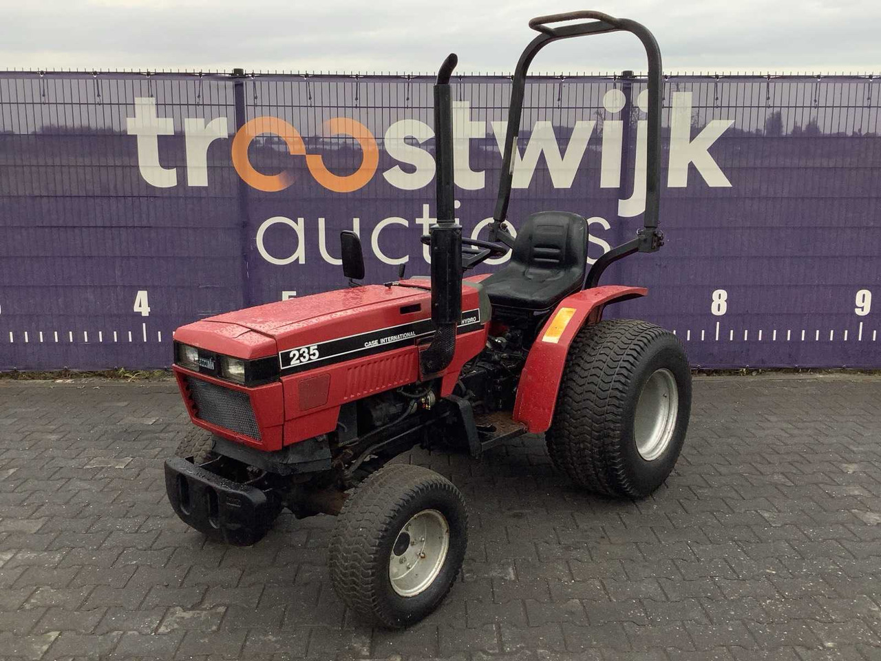 Case IH 235 - Compact tractor: picture 1 Case IH 235 - Compact tractor: picture 1