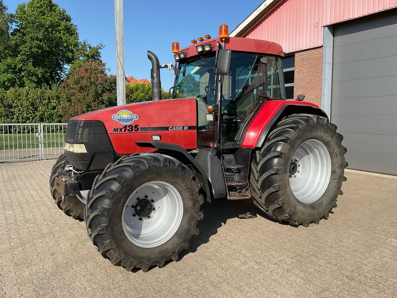 Case IH MX 135 - Farm tractor: picture 1 Case IH MX 135 - Farm tractor: picture 1