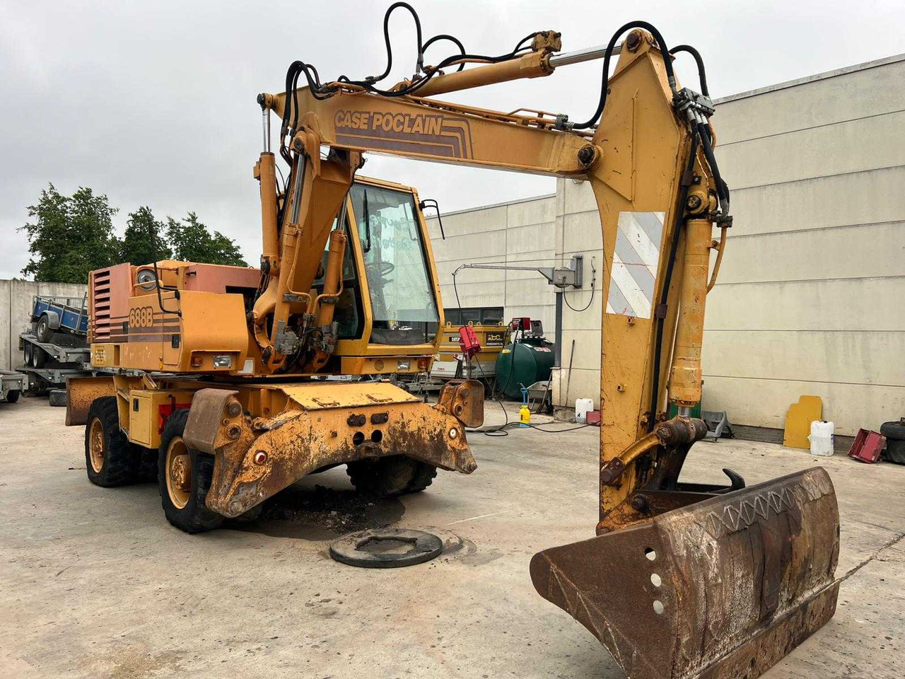 Case Poclain 688BP - Wheel excavator: picture 2 Case Poclain 688BP - Wheel excavator: picture 2