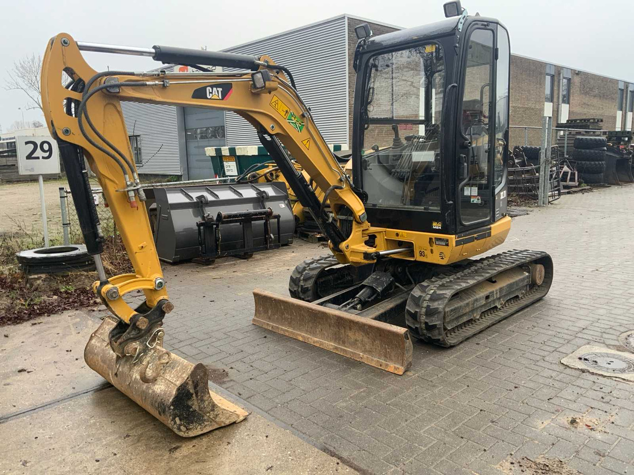 Caterpillar 302.7DCR - Mini excavator: picture 1 Caterpillar 302.7DCR - Mini excavator: picture 1