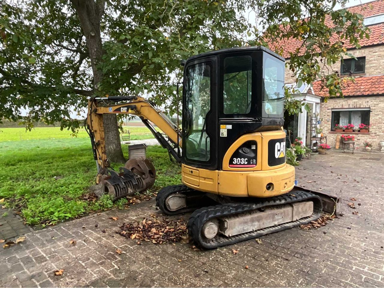 Caterpillar 303C CR - Mini excavator: picture 1 Caterpillar 303C CR - Mini excavator: picture 1