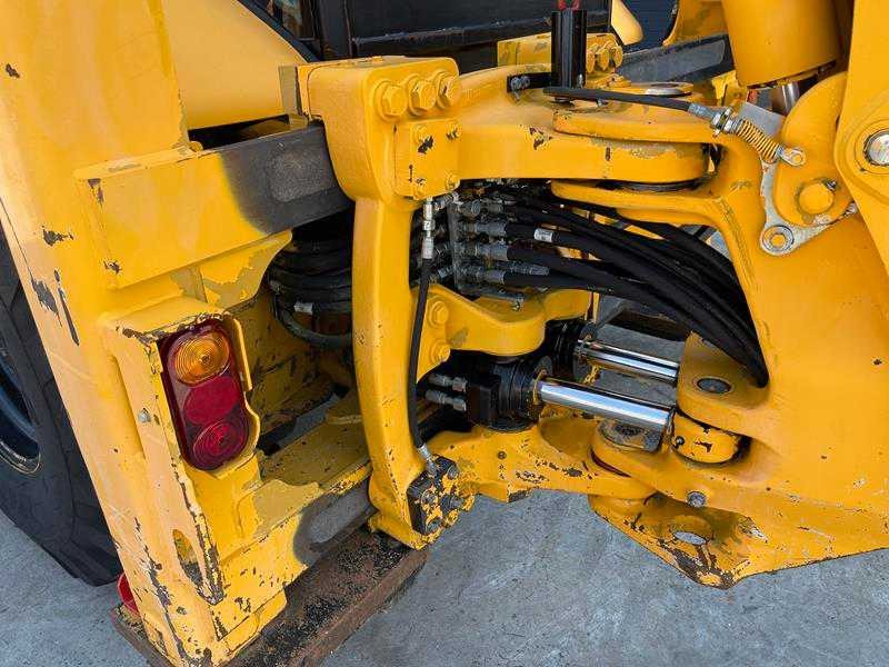 Backhoe loader Caterpillar 428F: picture 9