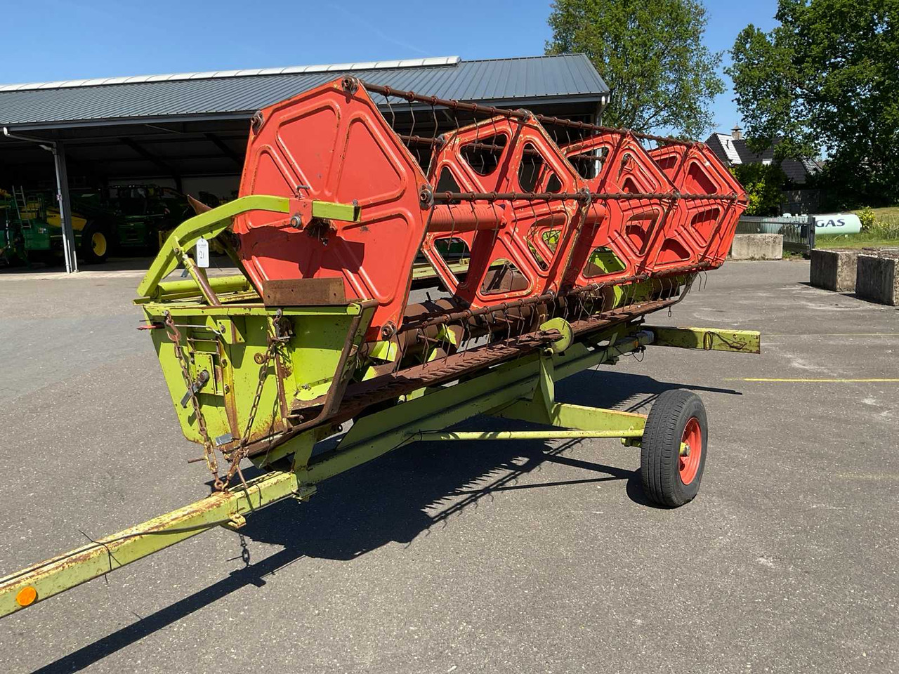 Claas 400 - Combine harvester: picture 1 Claas 400 - Combine harvester: picture 1