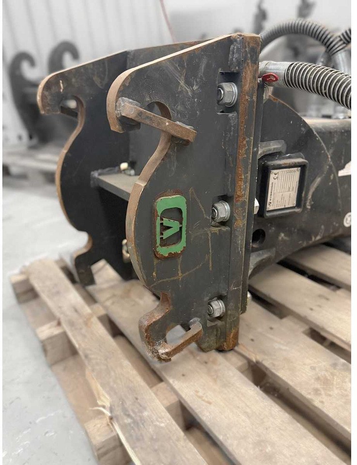 Hydraulic Concrete Breaker - VEMATEC - Construction machinery: picture 3 Hydraulic Concrete Breaker - VEMATEC - Construction machinery: picture 3