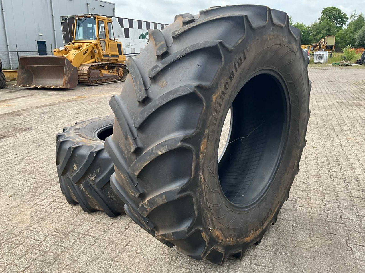 Continental Contract AC65 710/70R38 - Wheels and tires for Farm tractor: picture 4 Continental Contract AC65 710/70R38 - Wheels and tires for Farm tractor: picture 4