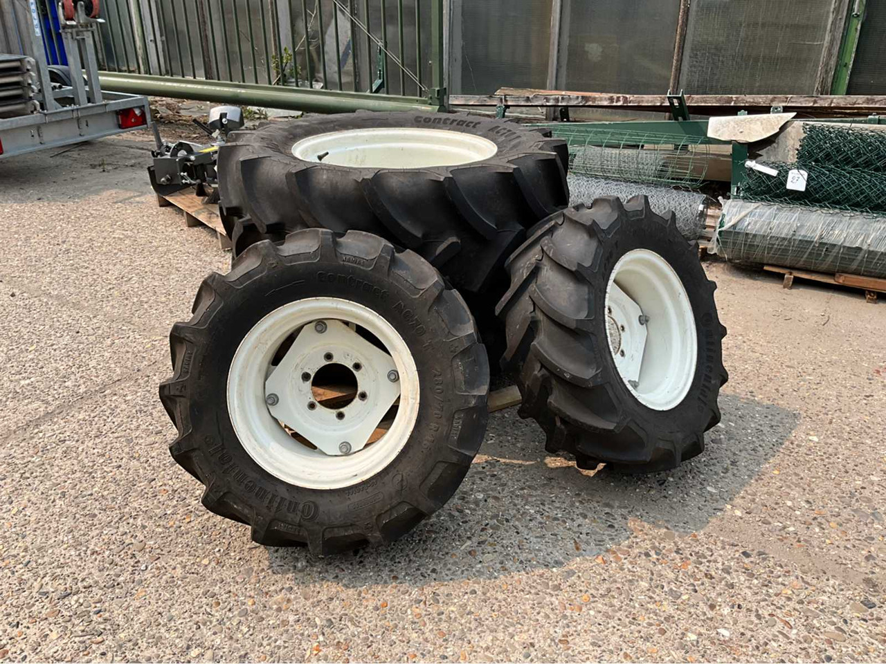 Continental Contract AC70 T - Wheels and tires for Farm tractor: picture 1 Continental Contract AC70 T - Wheels and tires for Farm tractor: picture 1