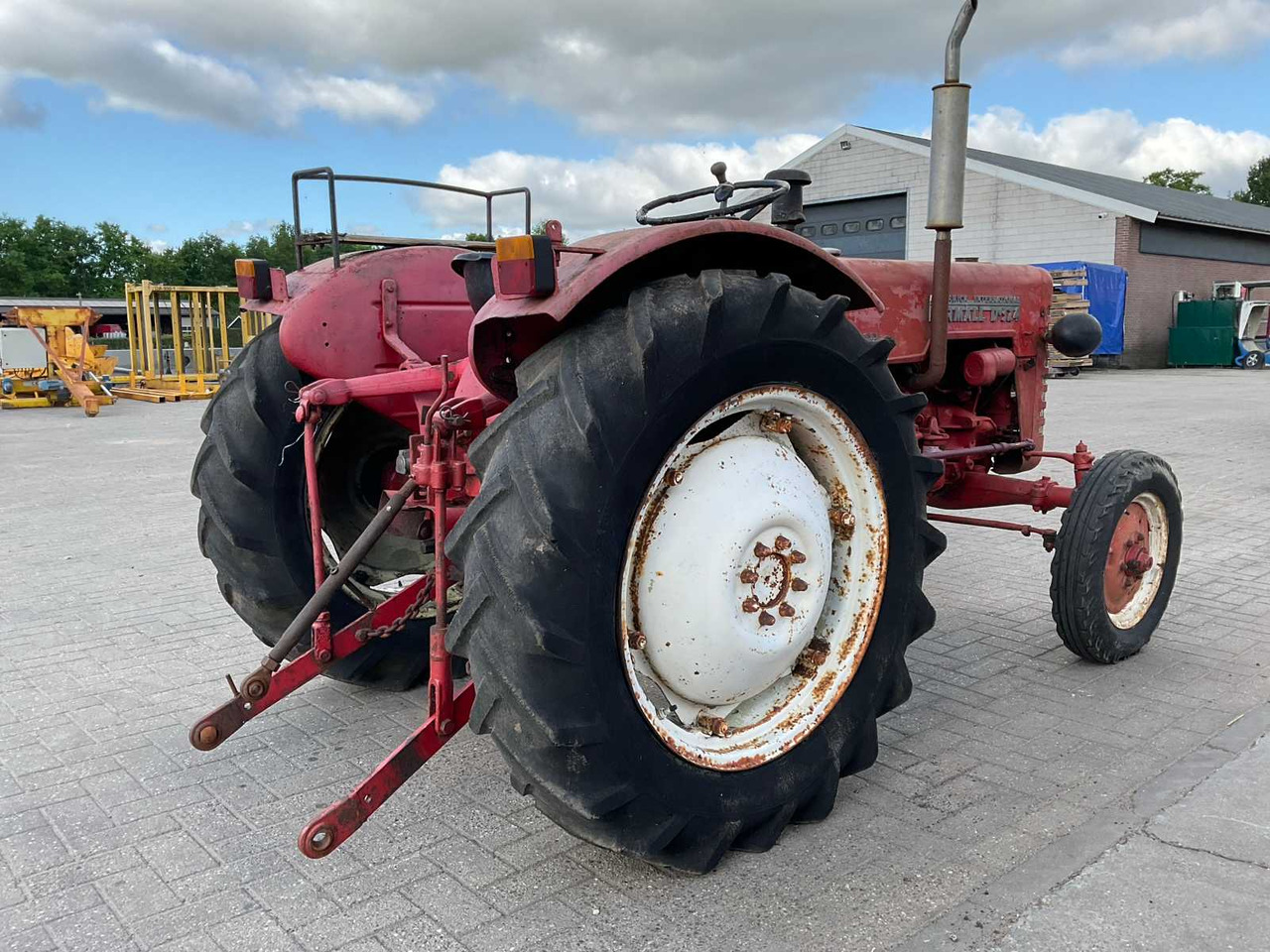 Cormick International Farmall D-324 - Compact tractor: picture 4 Cormick International Farmall D-324 - Compact tractor: picture 4