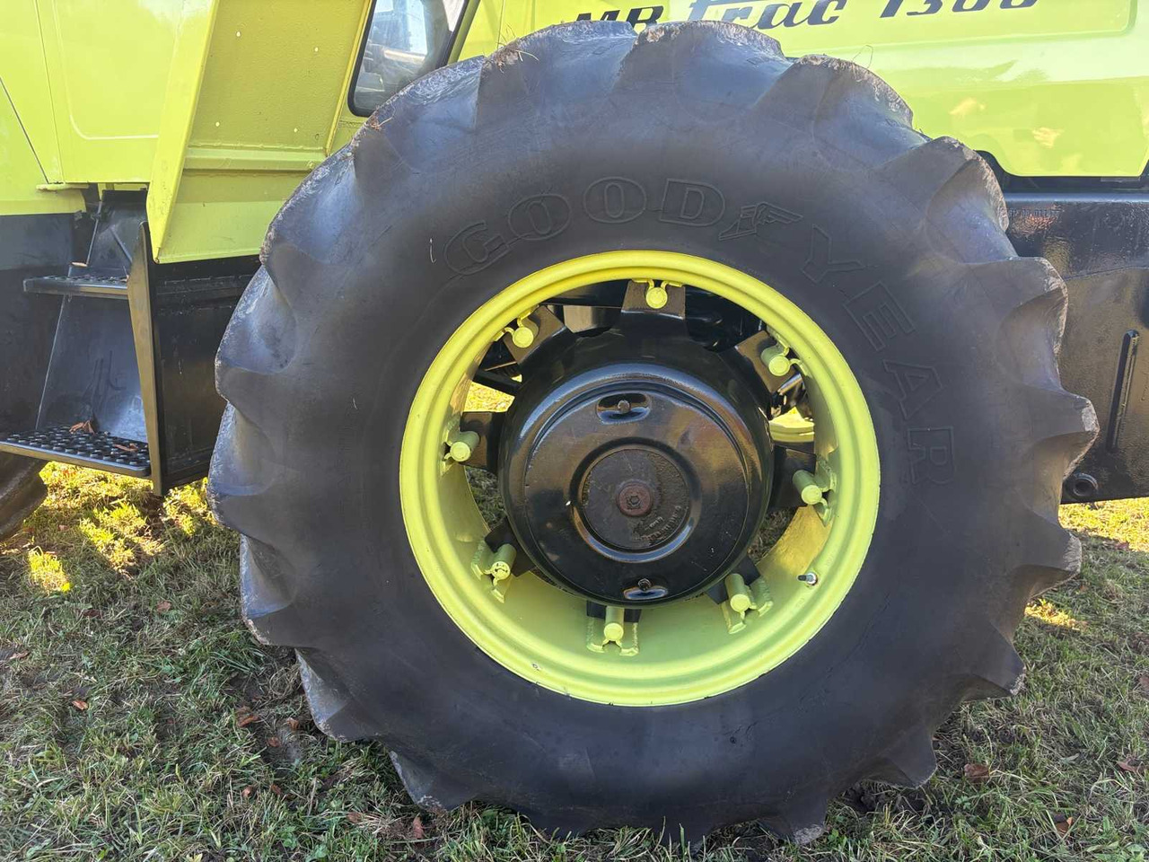 Farm tractor DAIMLER-BENZ MB-TRAC 1300 FRONT LOADER: picture 16