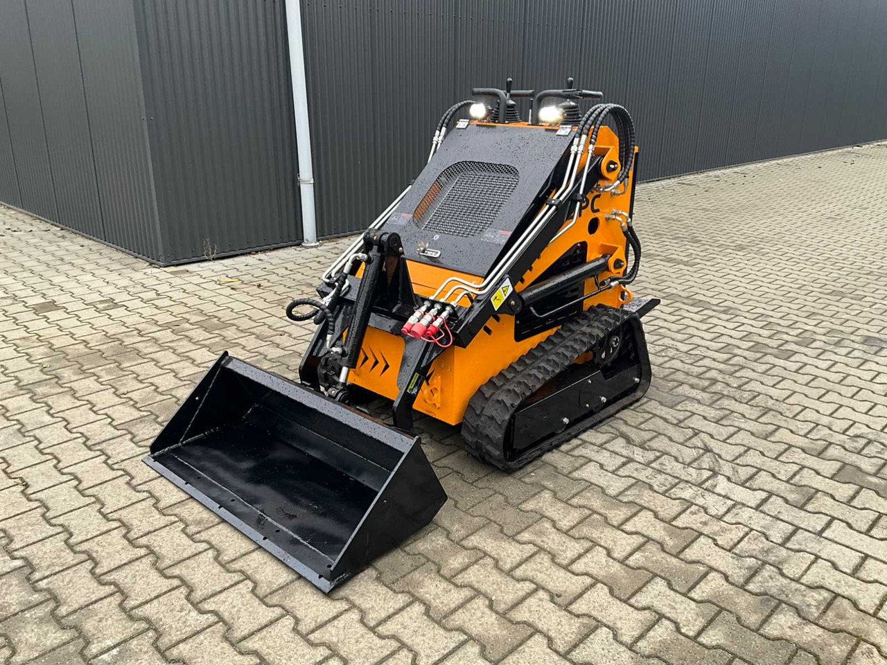 DPC HT-320 - Skid steer loader: picture 1 DPC HT-320 - Skid steer loader: picture 1