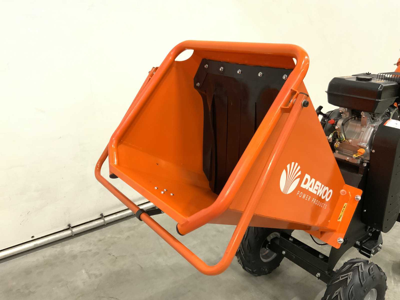 Daewoo DWFKCC350PRO - Wood chipper: picture 5 Daewoo DWFKCC350PRO - Wood chipper: picture 5