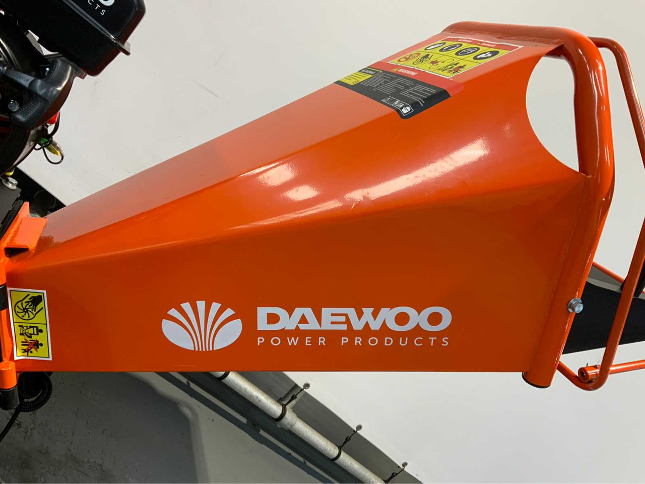 Daewoo DWFWC230 - Wood chipper: picture 5 Daewoo DWFWC230 - Wood chipper: picture 5