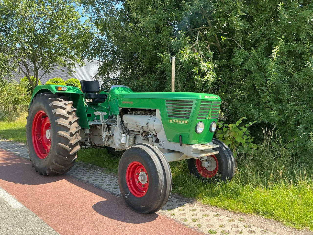 Deutz D100 06 - Farm tractor: picture 2 Deutz D100 06 - Farm tractor: picture 2