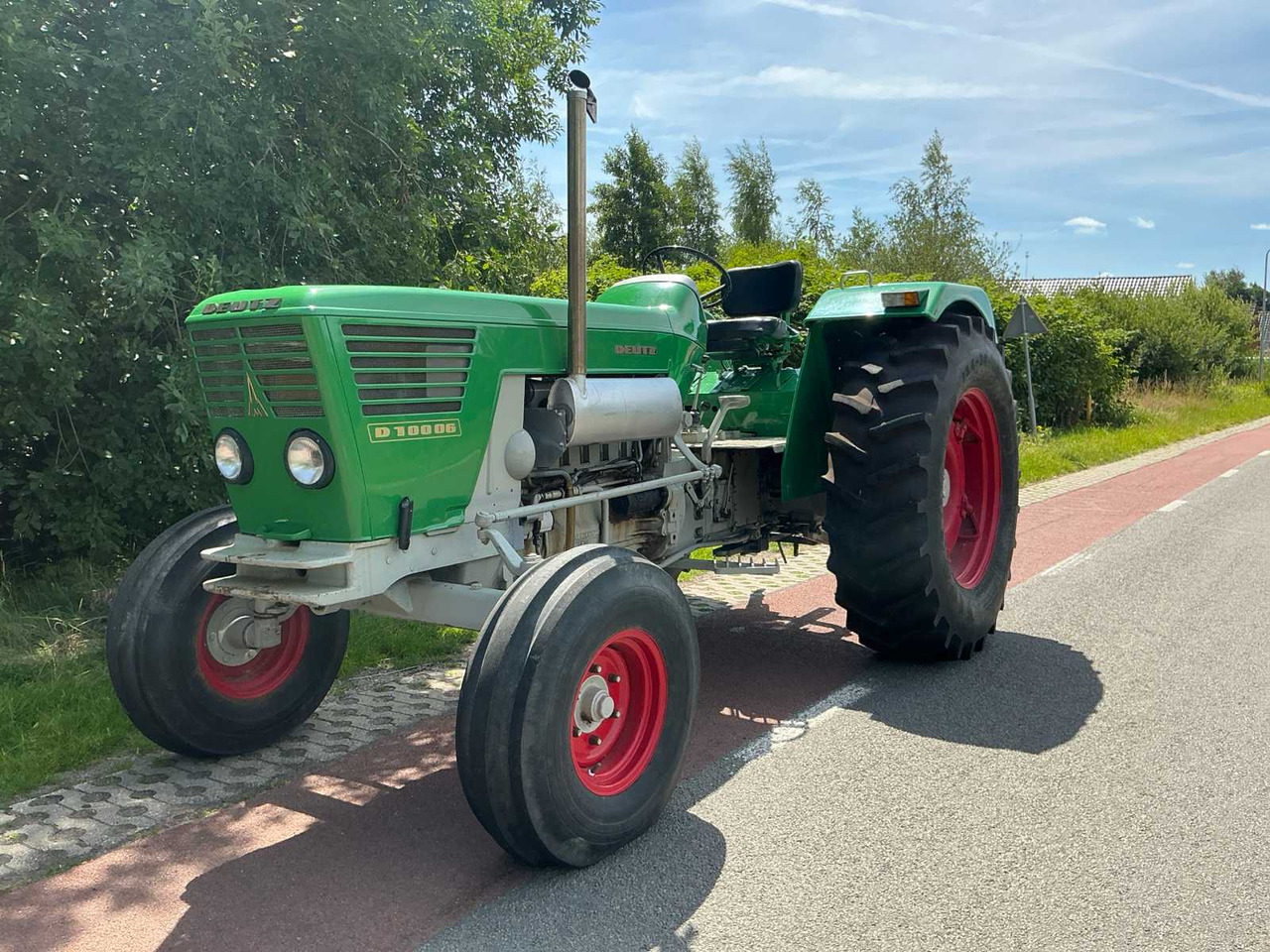 Deutz D100 06 - Farm tractor: picture 1 Deutz D100 06 - Farm tractor: picture 1