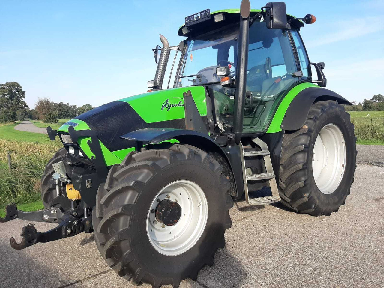 Deutz-Fahr Agrotron 108 - Farm tractor: picture 2 Deutz-Fahr Agrotron 108 - Farm tractor: picture 2
