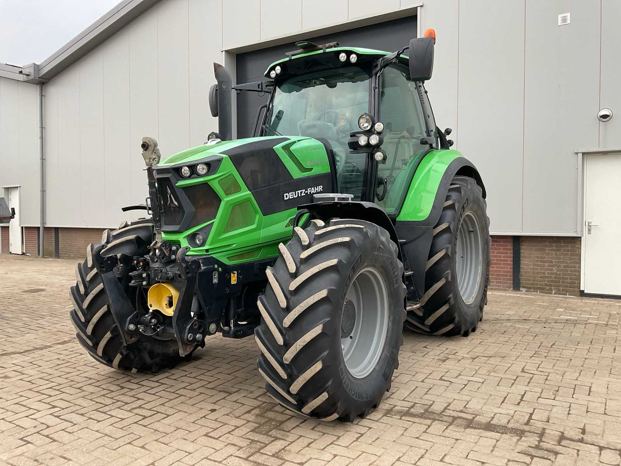 Deutz-fahr 6175.4 TTV Agrotron - Farm tractor: picture 1 Deutz-fahr 6175.4 TTV Agrotron - Farm tractor: picture 1