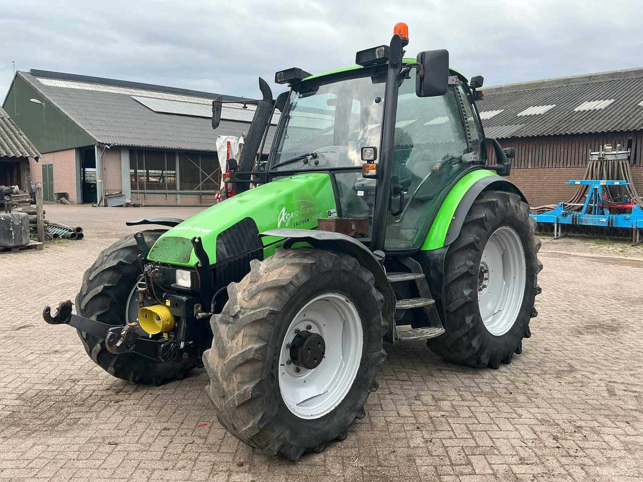 Deutz-fahr Agrotron 100 - Farm tractor: picture 1 Deutz-fahr Agrotron 100 - Farm tractor: picture 1