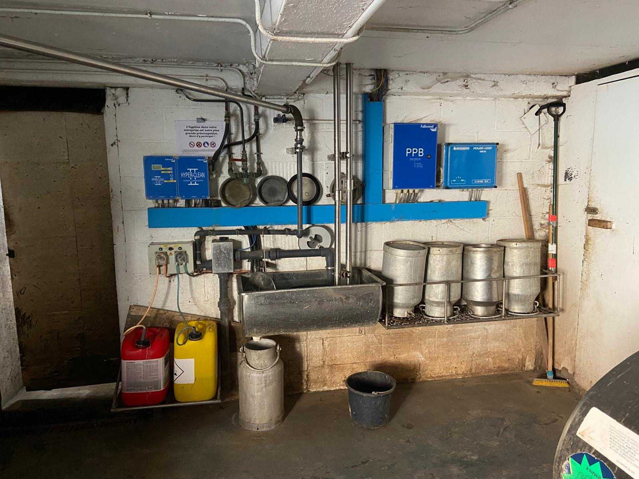 Divers Sale Laiterie - Milking equipment: picture 1 Divers Sale Laiterie - Milking equipment: picture 1