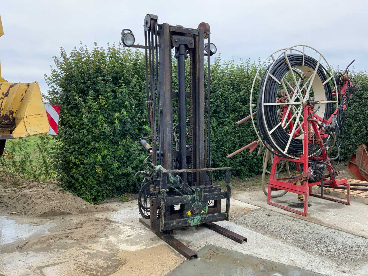 Duplex lifting mast with tilter - Front loader for tractor: picture 1 Duplex lifting mast with tilter - Front loader for tractor: picture 1