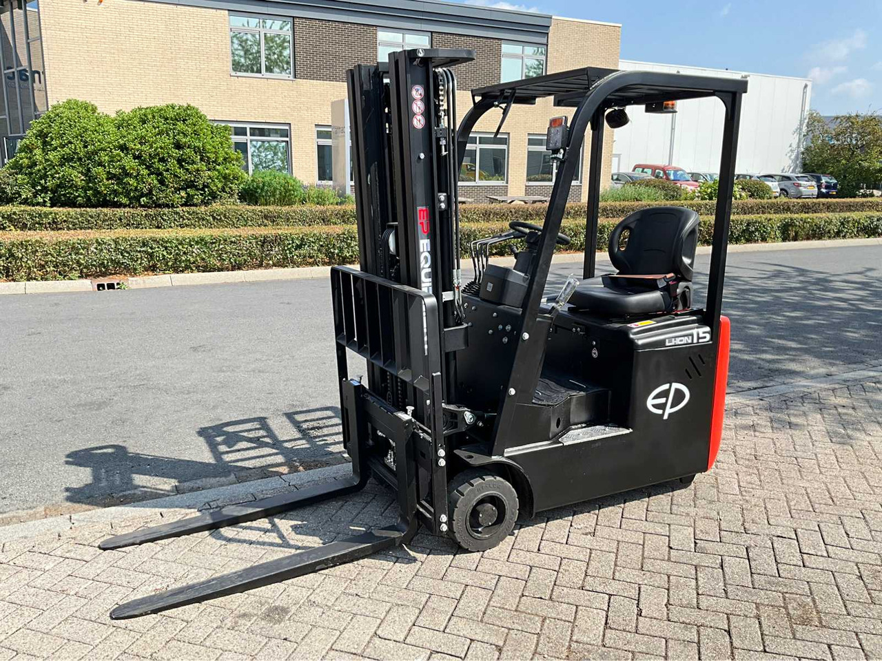 EP EFS 151 - 4.35 METER TRIPLEX, LI-ION, FREE-LIFT, SIDE-SHIFT - FORKLIFT - Forklift: picture 1 EP EFS 151 - 4.35 METER TRIPLEX, LI-ION, FREE-LIFT, SIDE-SHIFT - FORKLIFT - Forklift: picture 1