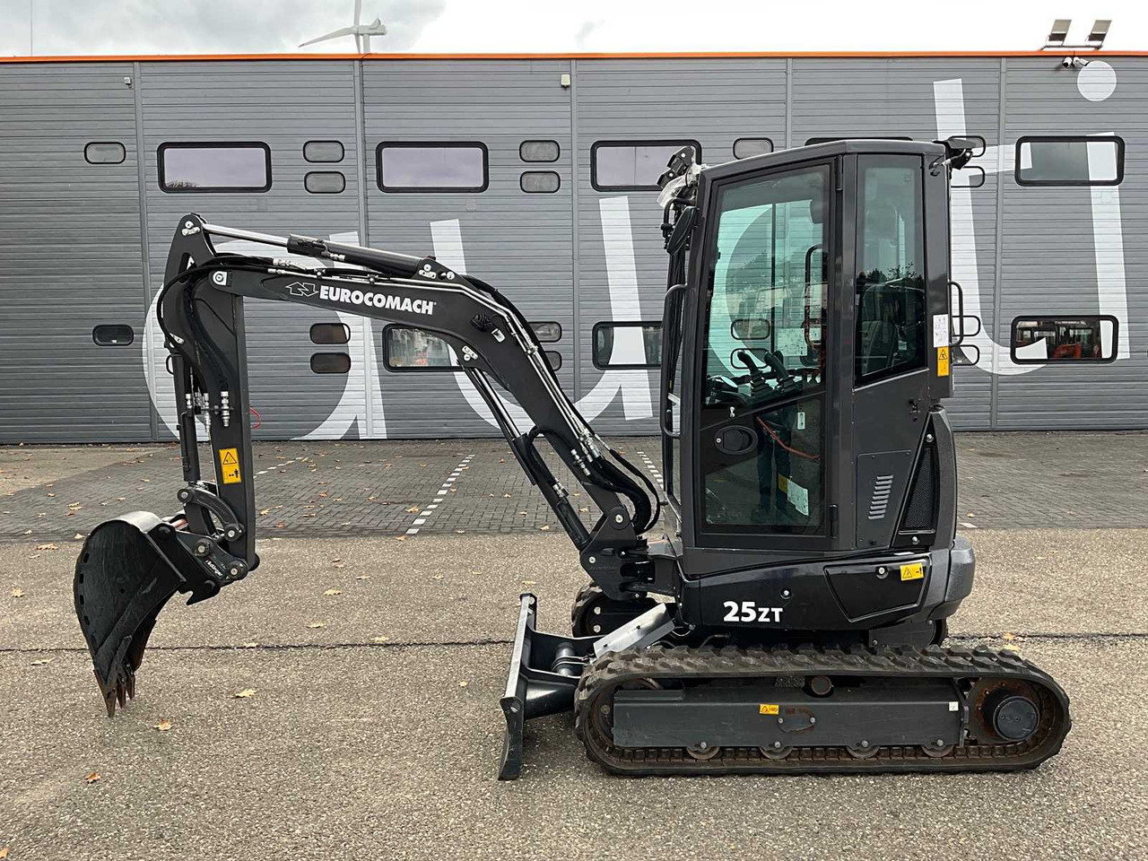 Eurocomach 25ZT - Mini excavator: picture 2 Eurocomach 25ZT - Mini excavator: picture 2