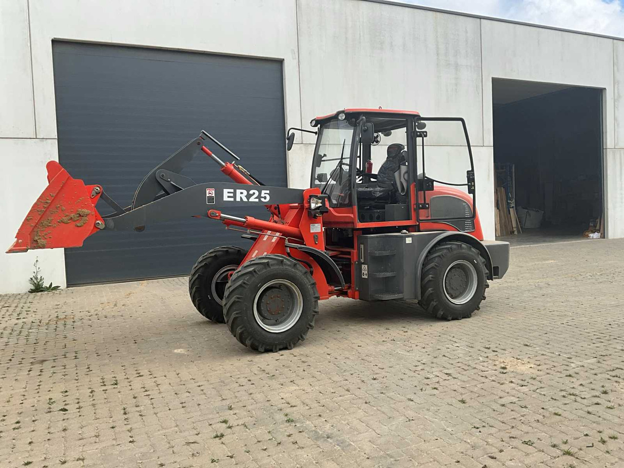 Everun ER25 - Bulldozer: picture 2 Everun ER25 - Bulldozer: picture 2