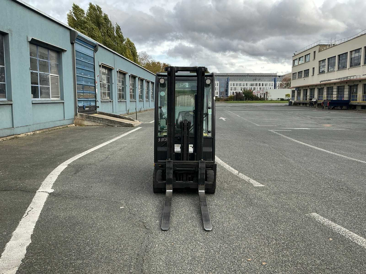 FORKLIFT - Forklift: picture 3 FORKLIFT - Forklift: picture 3