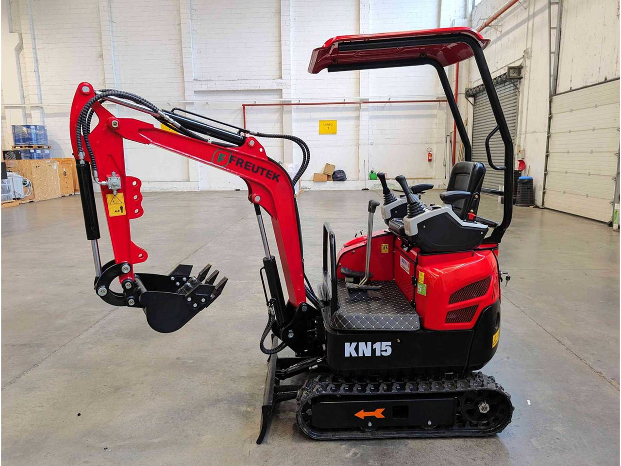 FREUTEK - Mini excavator: picture 1 FREUTEK - Mini excavator: picture 1